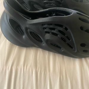 Yezzy foam runner size 10